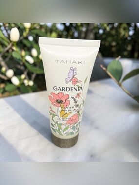 🏷️‼️5/$25🏷️‼️💕TAHARI💕Gardenia Scented Hand Cream/NIP